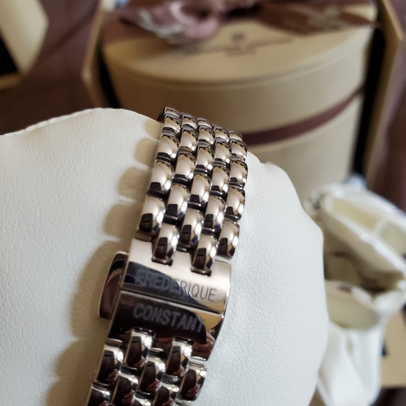 Ladies Quart Stainless steel watch - Picture 3 of 3